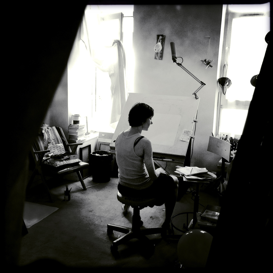 Céline Guichard dans son atelier le 18 aout 2013