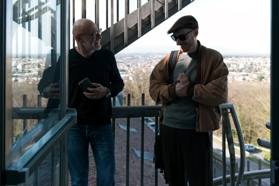 Florian Ferrier & Elric Dufau dans l&rsquo;escalier de la maison des auteurs