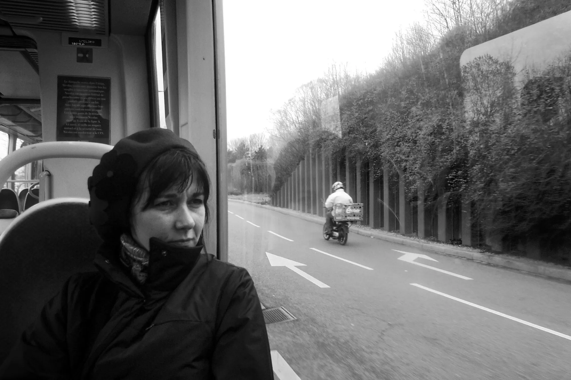 Céline Guichard dans le tramway de Strasbourg