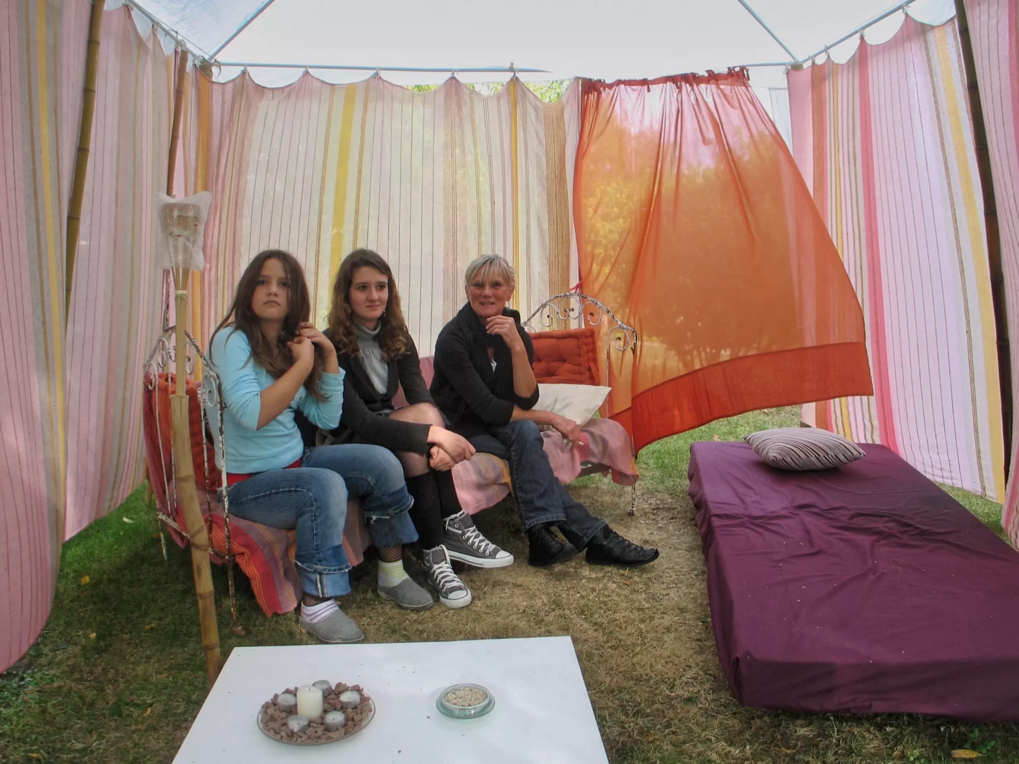 Hélène, Èva & Mamou
