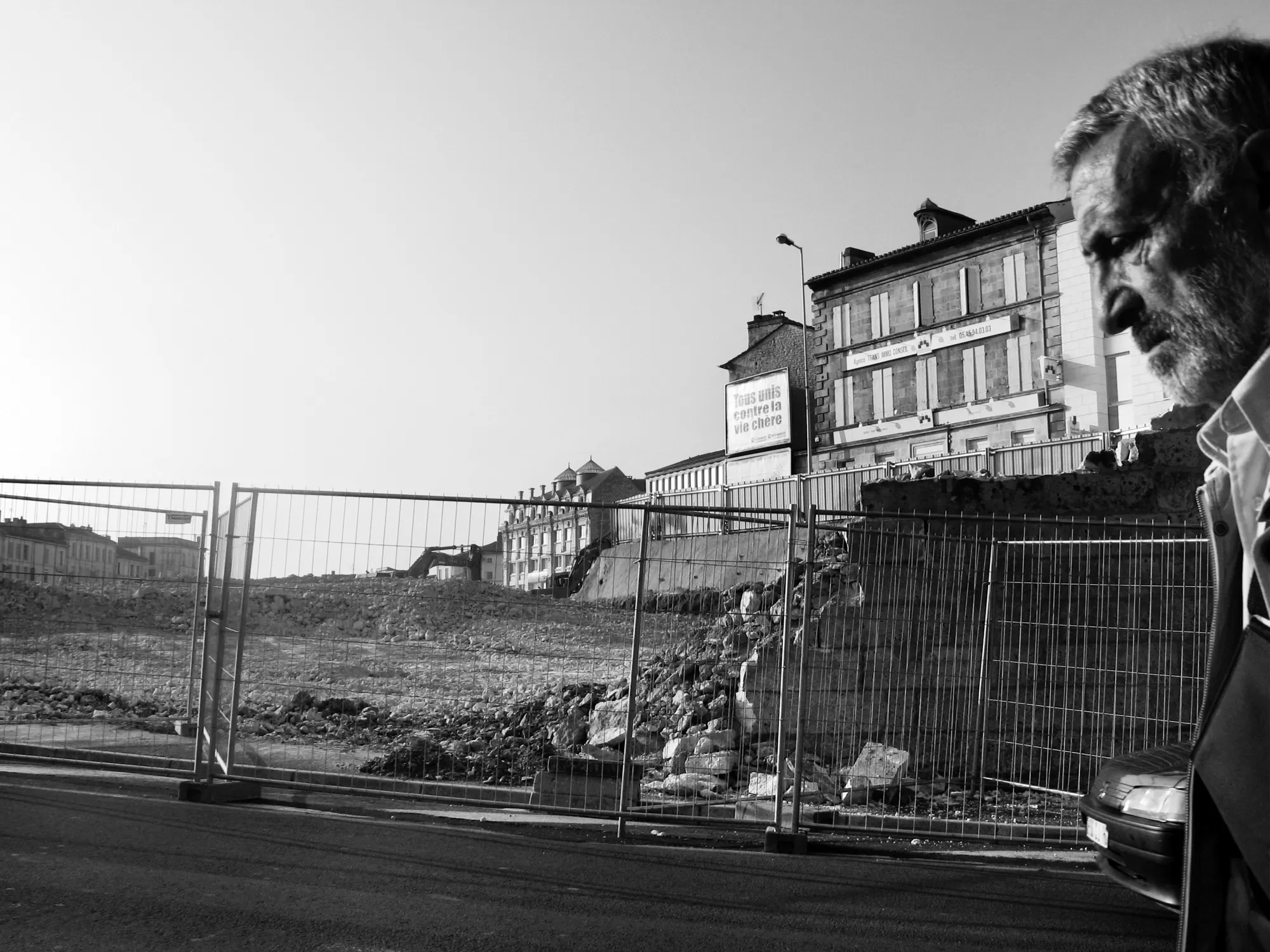 Tous unis contre la vie chère