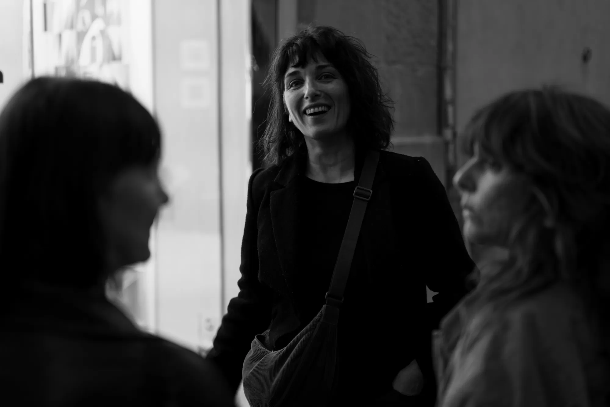 Véronique Figuière en vernissage, La Rochelle