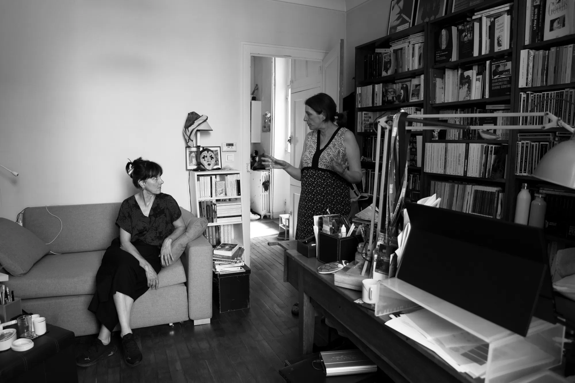Céline Guichard dans le bureau de Natacha Levet