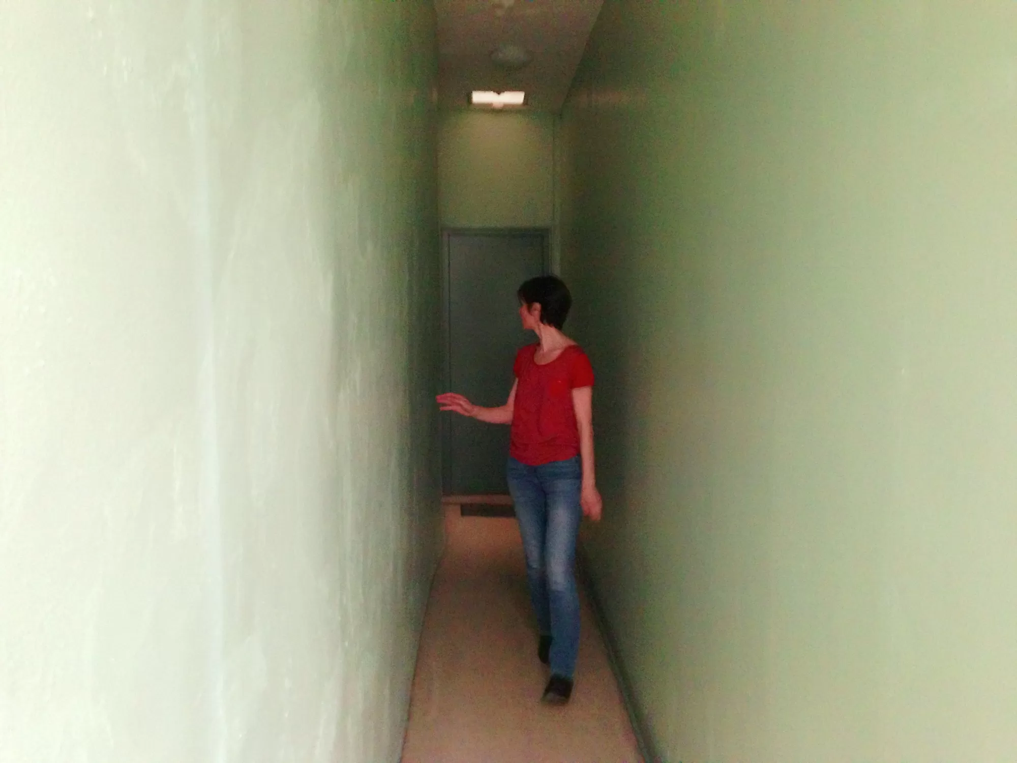 Céline Guichard dans le couloir vert
