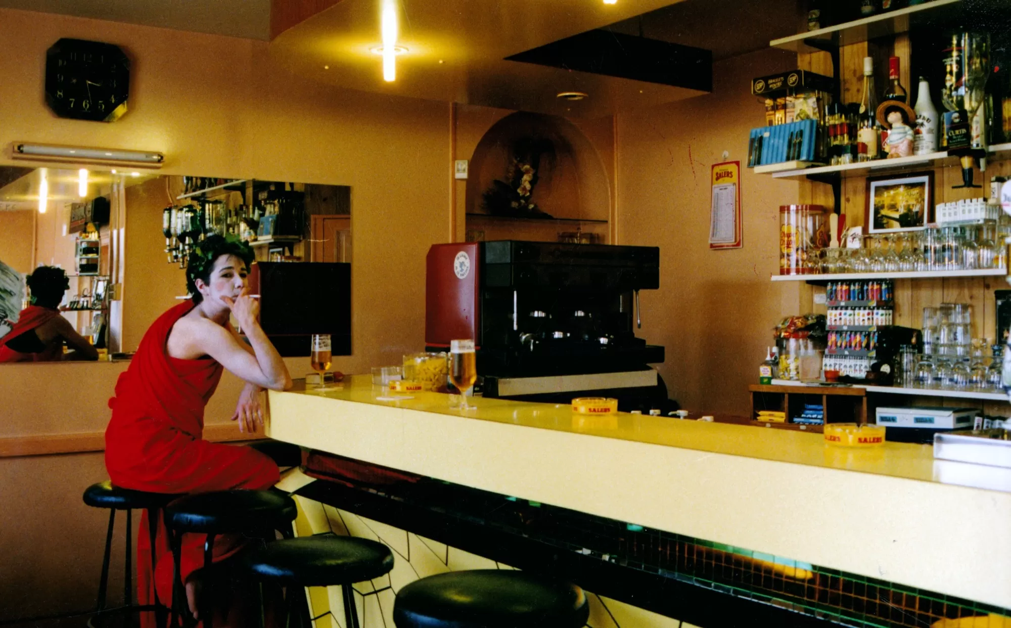 Série « Dionysos » juin94 : Céline Guichard au Bar des amis